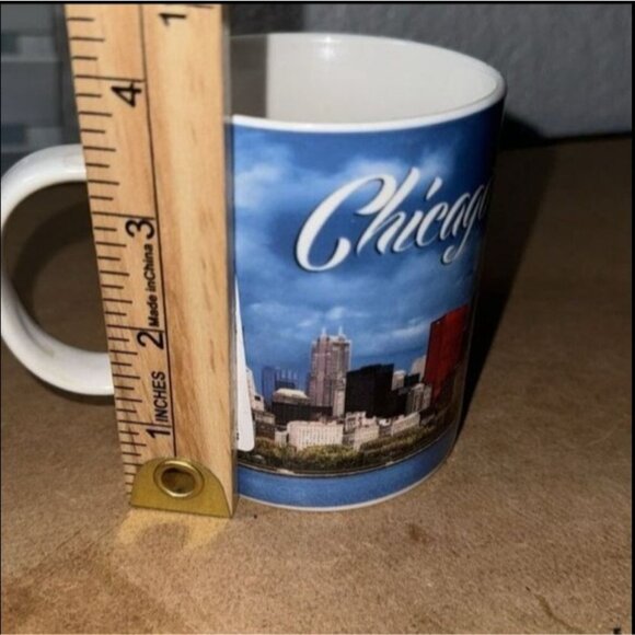Chicago Skyline Souvenir Mug Set - Picture 14 of 14